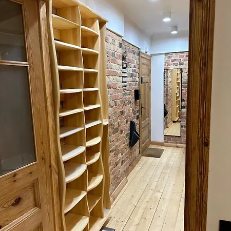 아파트 Wood 'n Brick 리가
